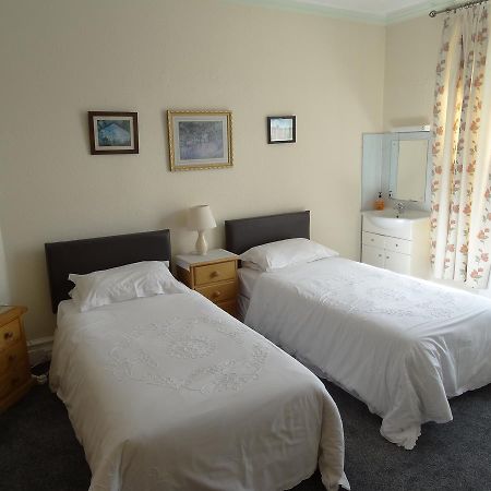 Beachmount Holiday Apartments Rhôs-on-Sea Exteriör bild