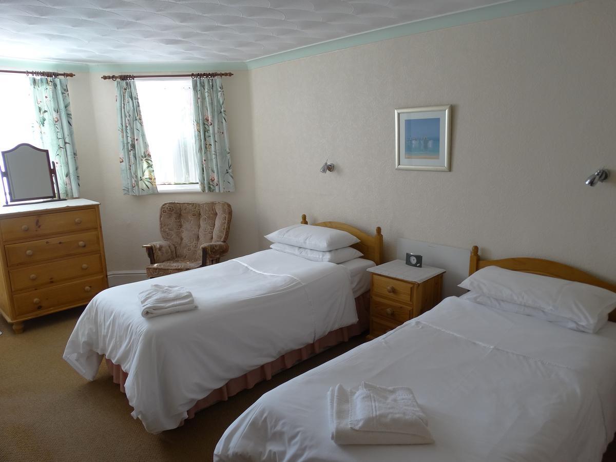 Beachmount Holiday Apartments Rhôs-on-Sea Exteriör bild