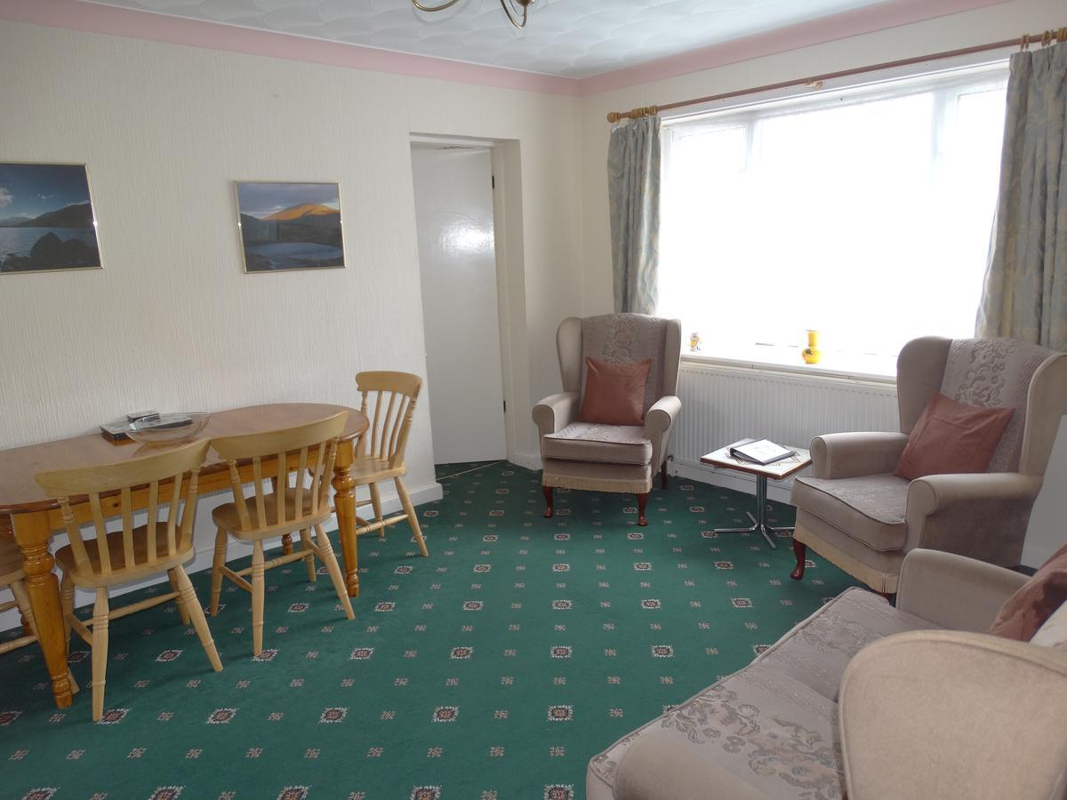 Beachmount Holiday Apartments Rhôs-on-Sea Exteriör bild