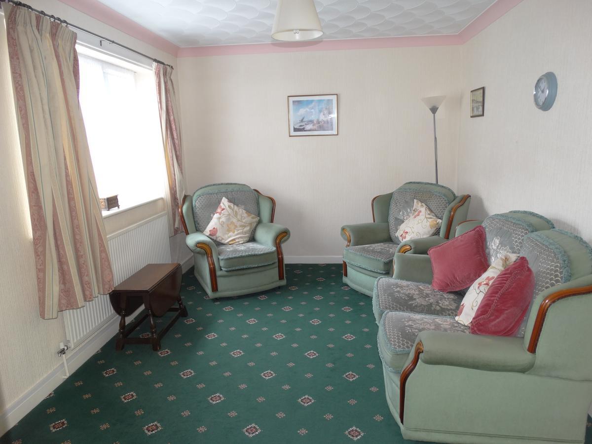 Beachmount Holiday Apartments Rhôs-on-Sea Exteriör bild